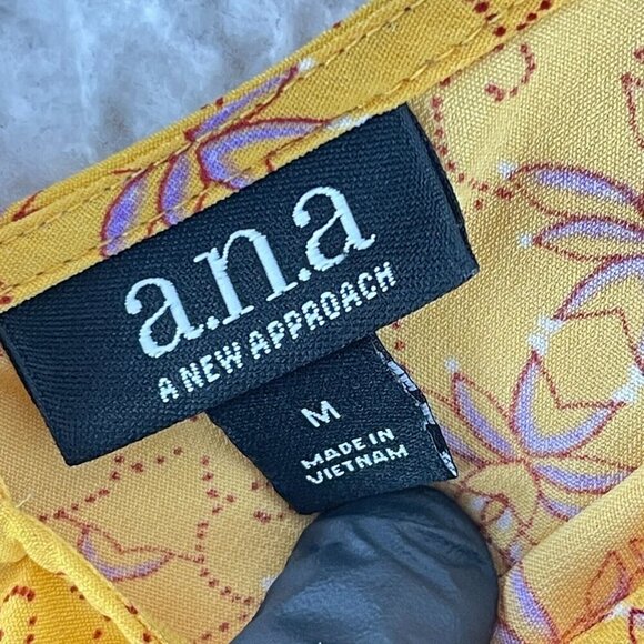 a.n.a A New Approach Yellow V-Neck Sleeveless‎ Tank Top Womens Size Medium - Picture 6 of 12